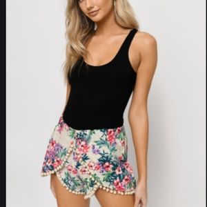 Tobi • Tropical Floral Pom-pom Shorts